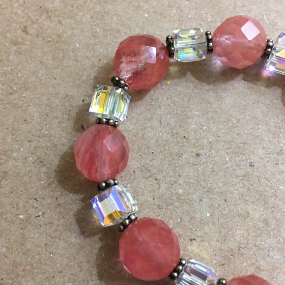 New Cherry Quartz & Swarovski Cube Crystal Bracelet - Picture 8 of 8